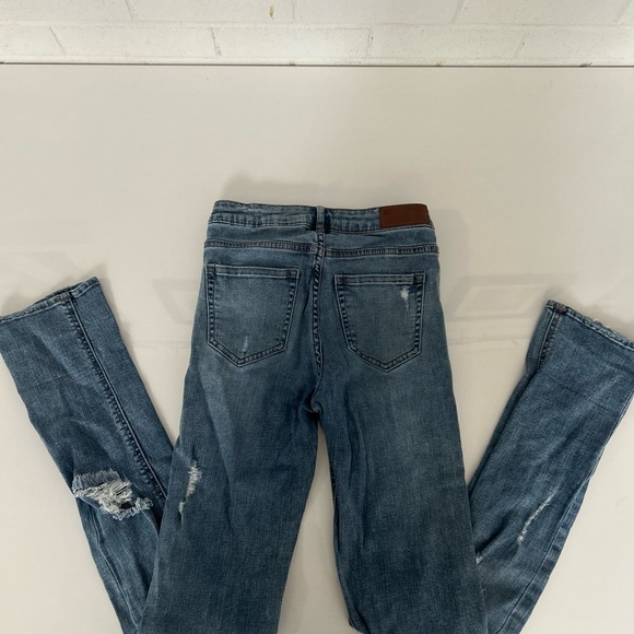 Ripped Jeans - Picture 2 of 2